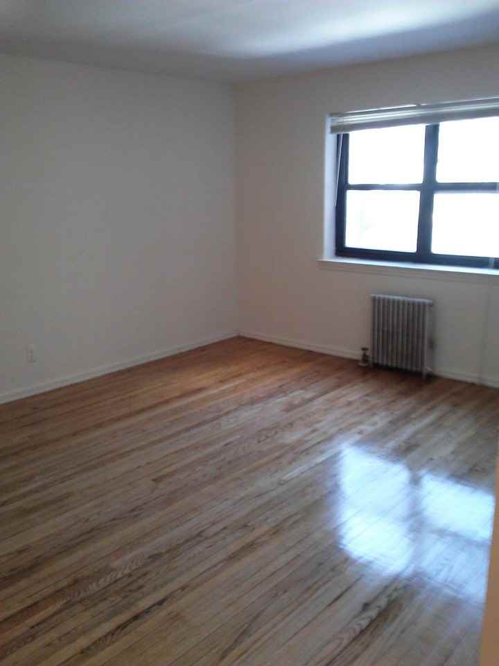 254-28 87th Dr - Photo 2 of 11