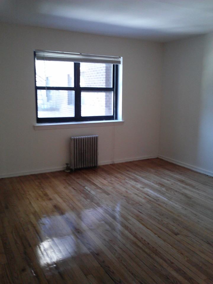 254-28 87th Dr - Photo 3 of 11