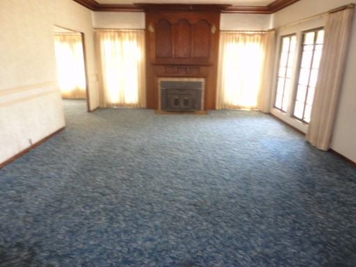 192 Oxford Ave - Photo 3 of 12