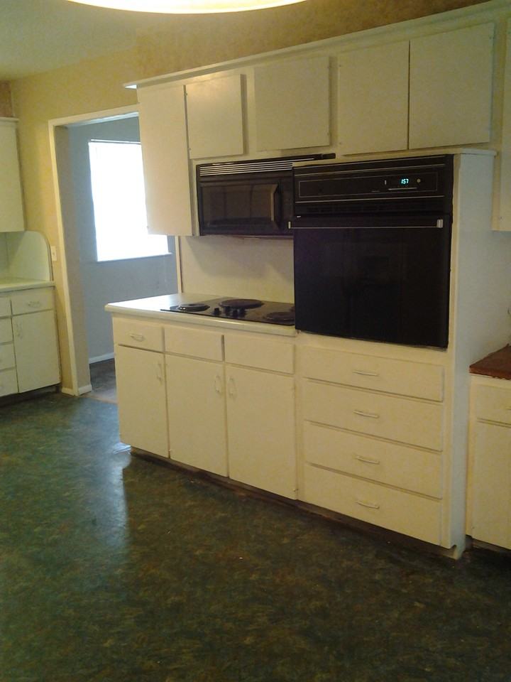 1157 NE 59th St - Photo 3 of 18