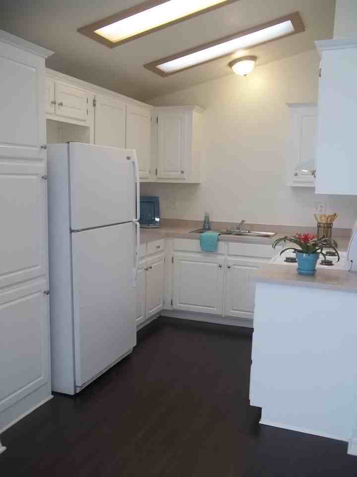 559 W Flora St - Photo 2 of 5