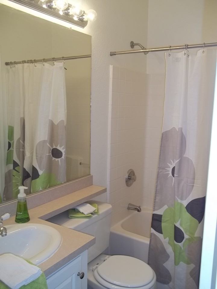 559 W Flora St - Photo 3 of 5