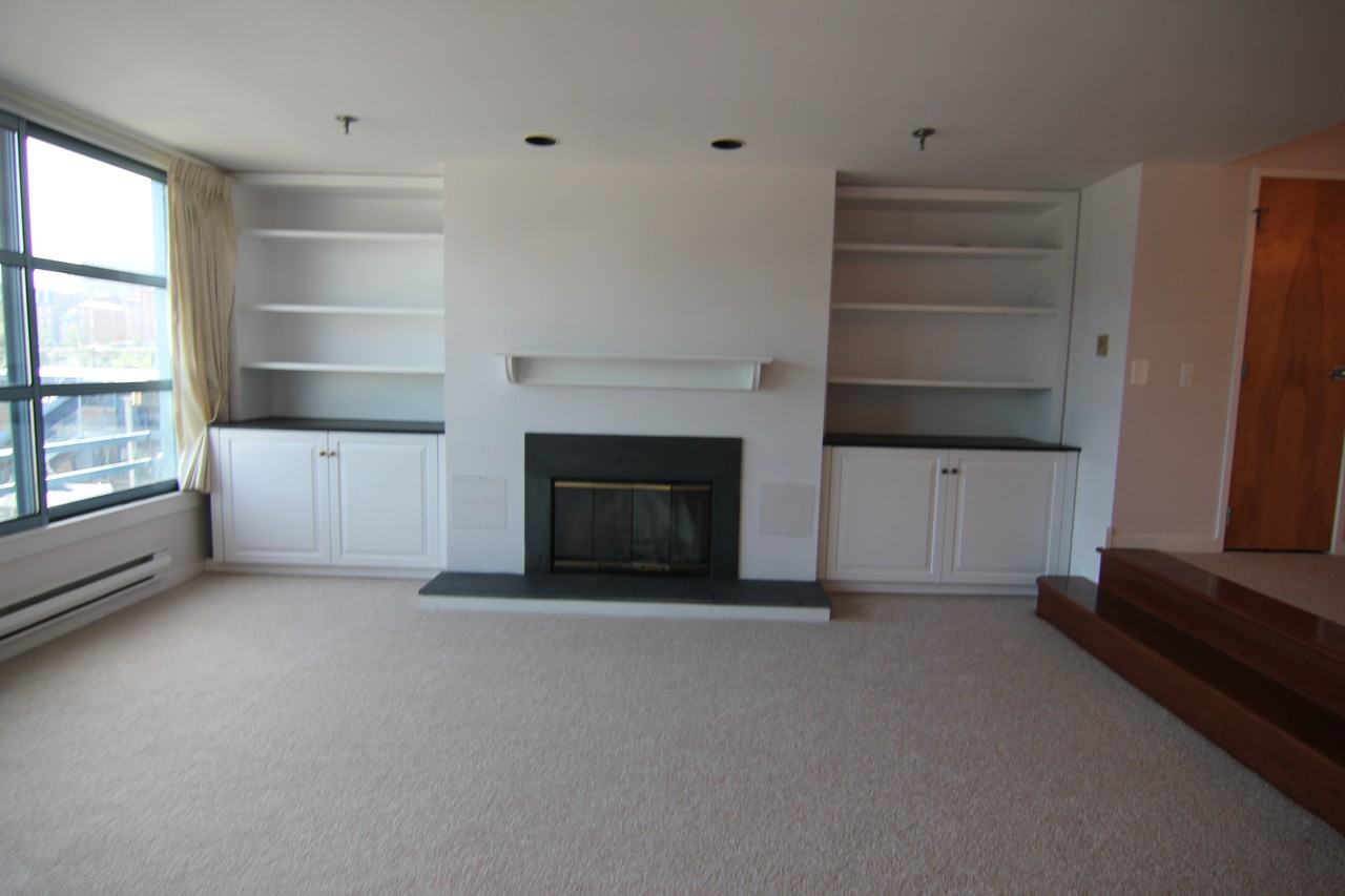 7 N Christopher Columbus Blvd #212 - Photo 3 of 13