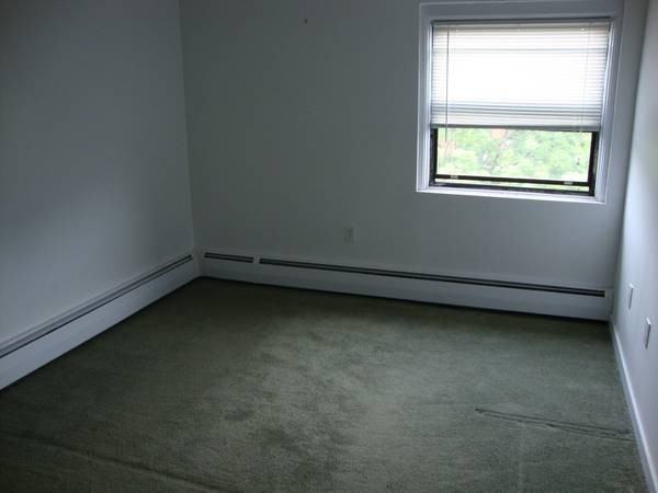 65 Dwight St - Photo 2 of 6