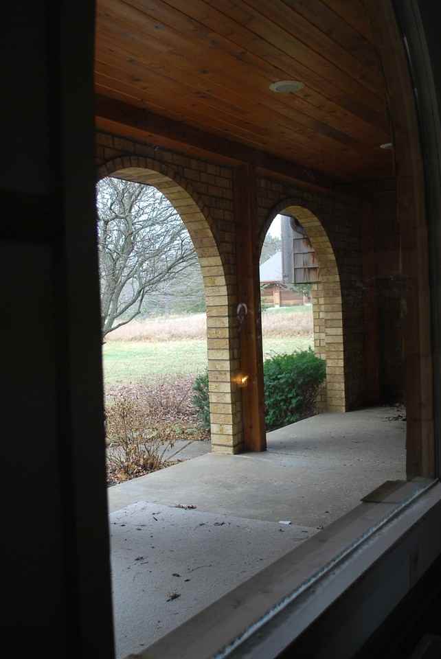 9260 Hartland Rd - Photo 2 of 11