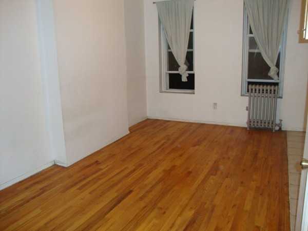 824 Quincy St - Photo 3 of 3