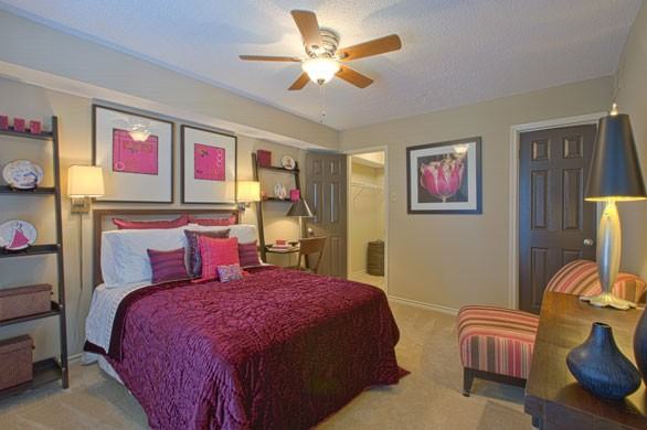 1426 Lincoln Cir - Photo 3 of 6