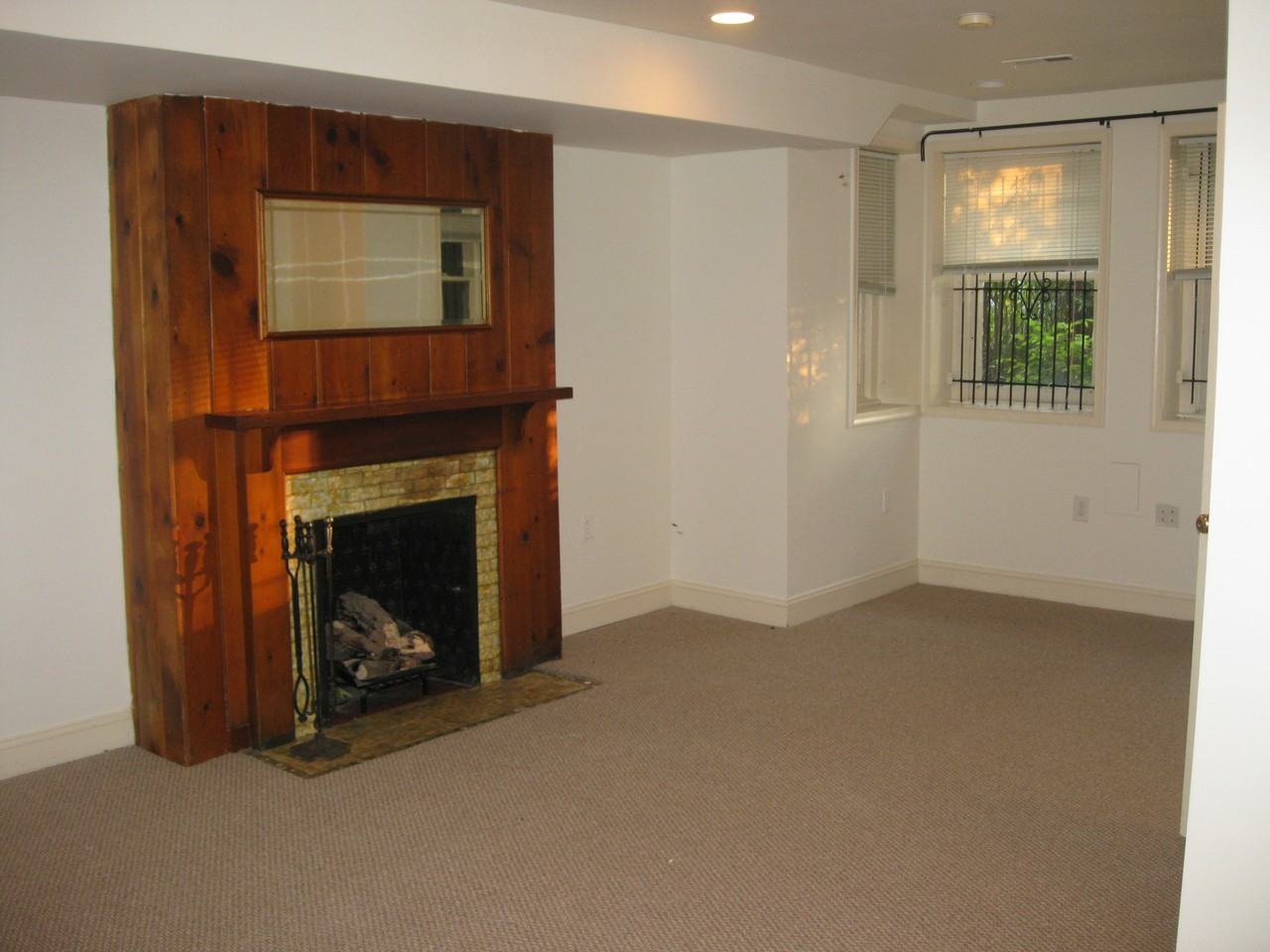 1241 New Jersey Ave NW - Photo 3 of 8