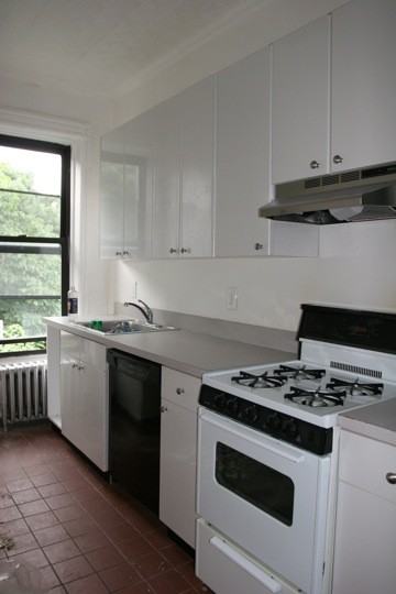 591 Vanderbilt Ave 3 - Photo 3 of 5