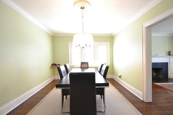 923 Avenue Rd - Photo 3 of 9