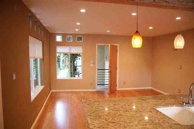 538 Brooks Ave - Photo 2 of 12
