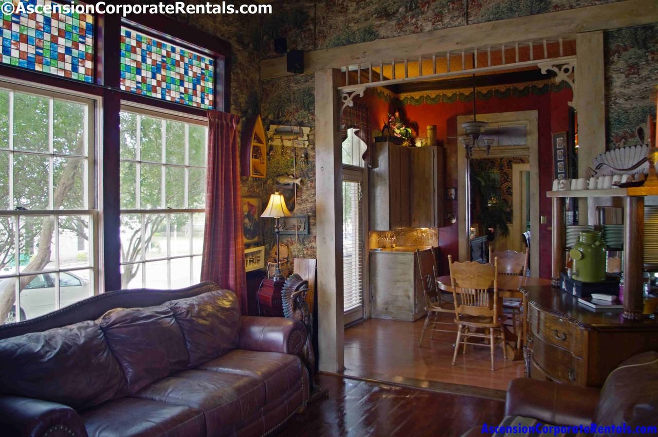 129 Lessard St - Photo 3 of 6