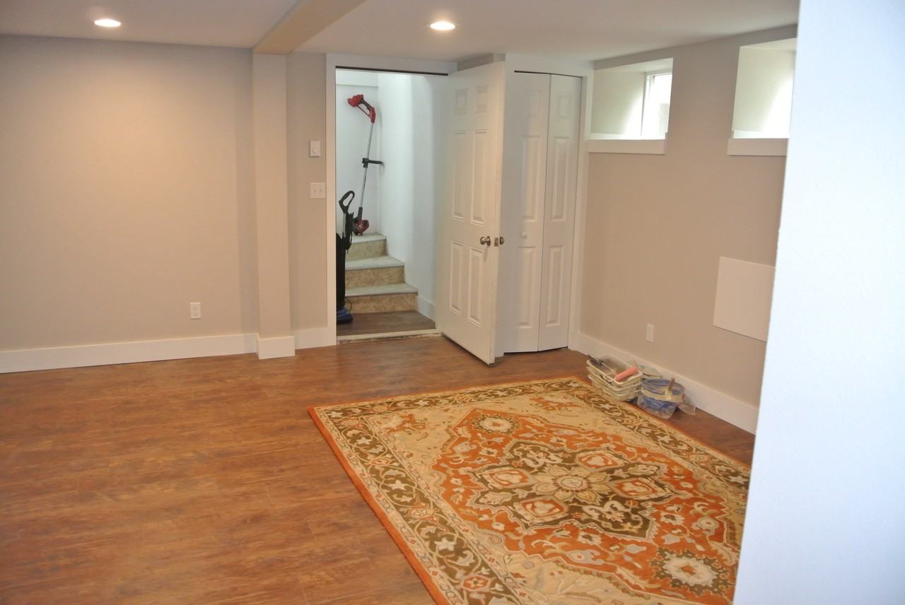 620 SW 2nd St #BS - Photo 3 of 10