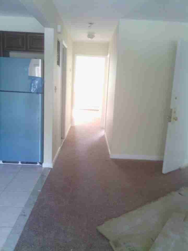 126 Tapscott Ave - Photo 3 of 4