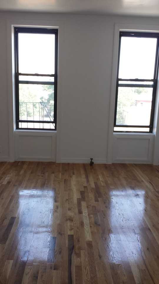 562 Kosciuszko St - Photo 3 of 6