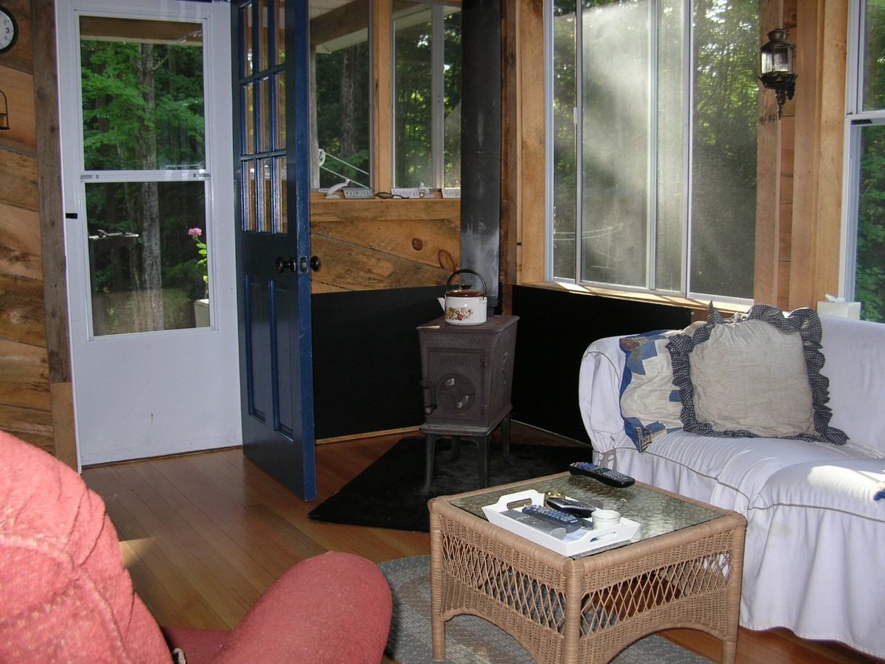 121 Ryan Rd - Photo 2 of 10