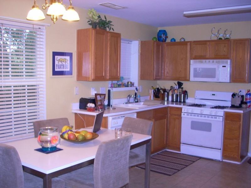 2601 Fisher Ct - Photo 3 of 12