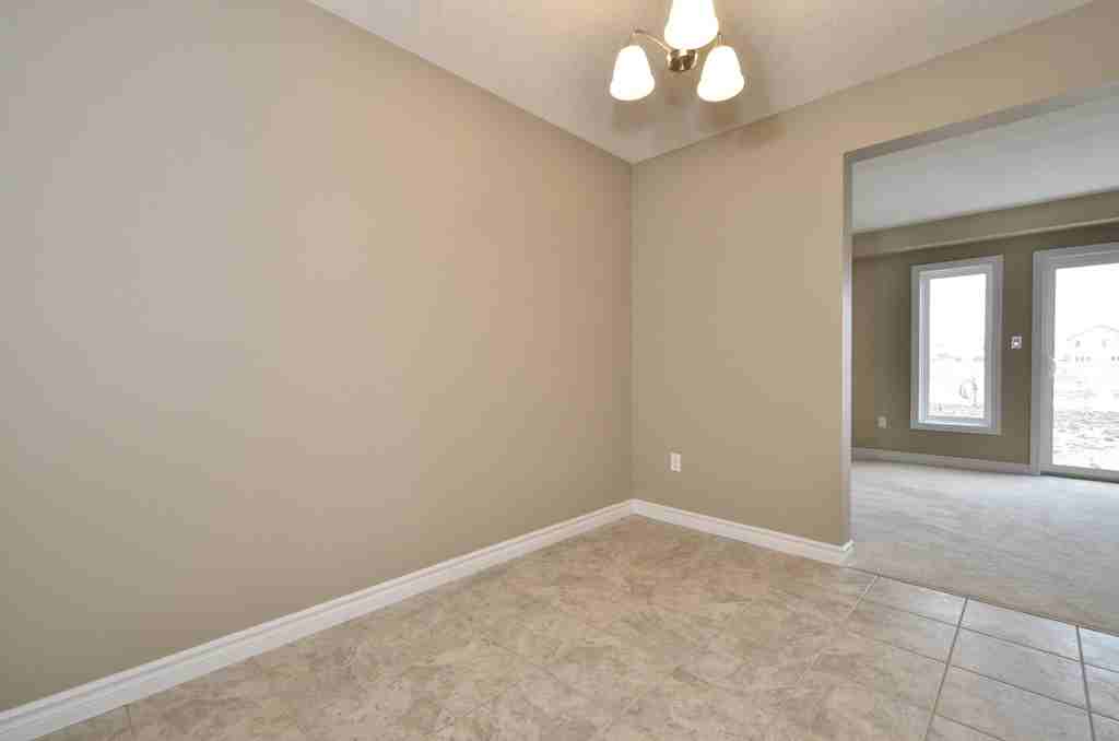 860 Silverfox Crescent - Photo 2 of 11