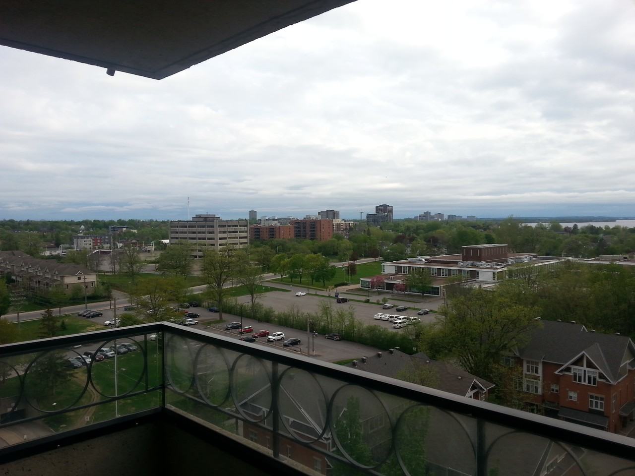 195 Clearview Ave 1021, Ottawa, ON K1Z 1 Bedroom Apartment for 1,023