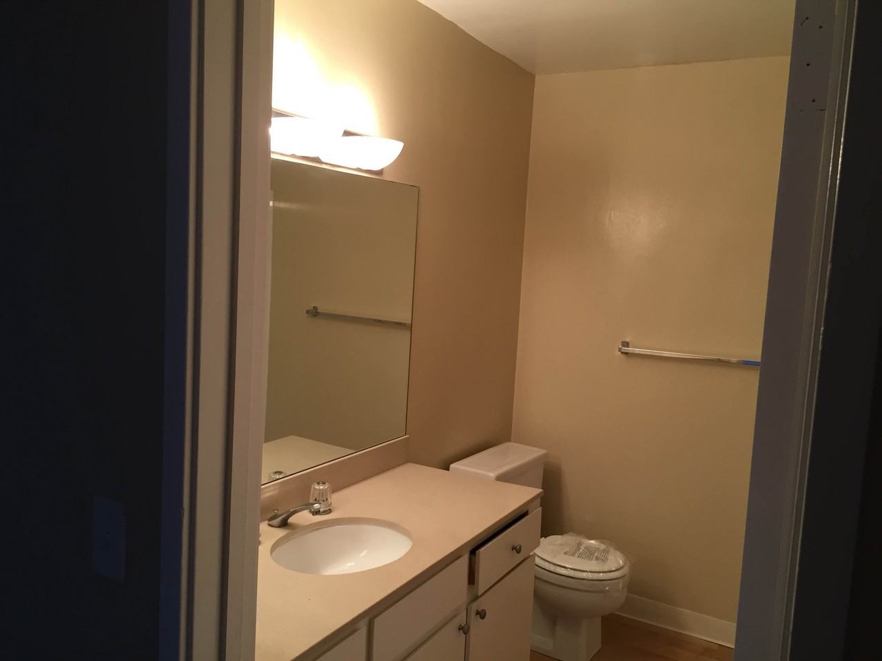 1110 Polynesia Dr - Photo 3 of 11