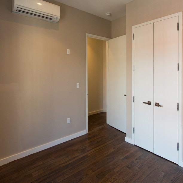 911 Jefferson Ave - Photo 3 of 9