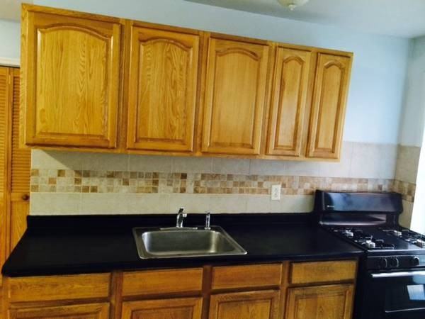 18 Herkimer Ct - Photo 2 of 3