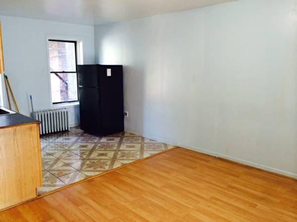 18 Herkimer Ct - Photo 3 of 3