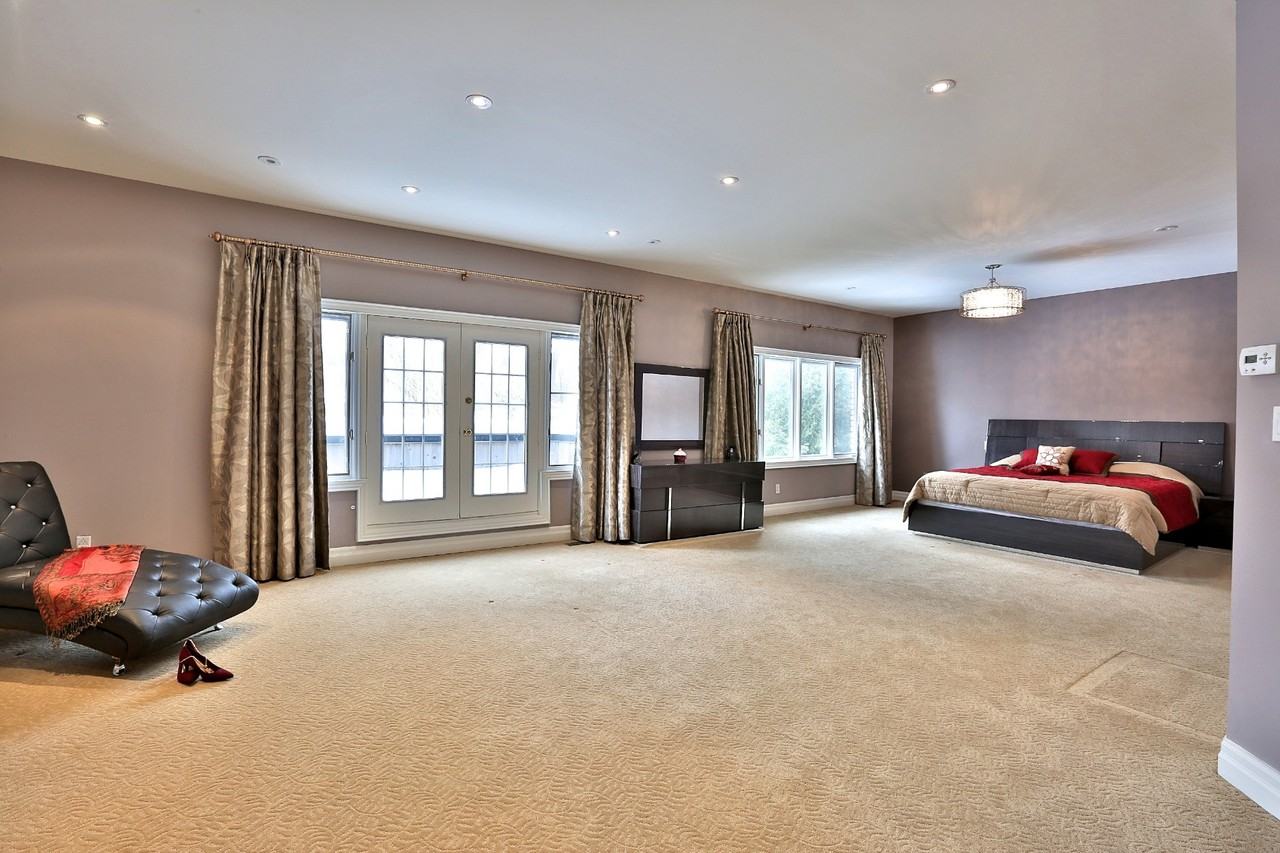 229 Lord Seaton Rd - Photo 2 of 10