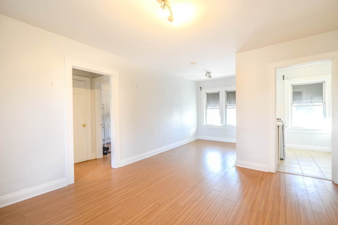 1059 Mt Pleasant Rd #2ndFLSOUTH - Photo 2 of 8
