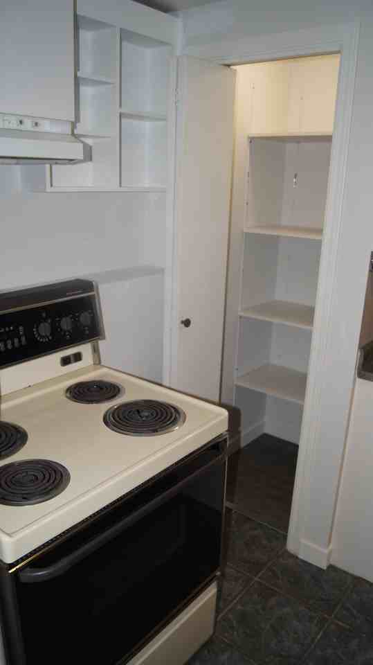 9376 Maryland Dr - Photo 2 of 11