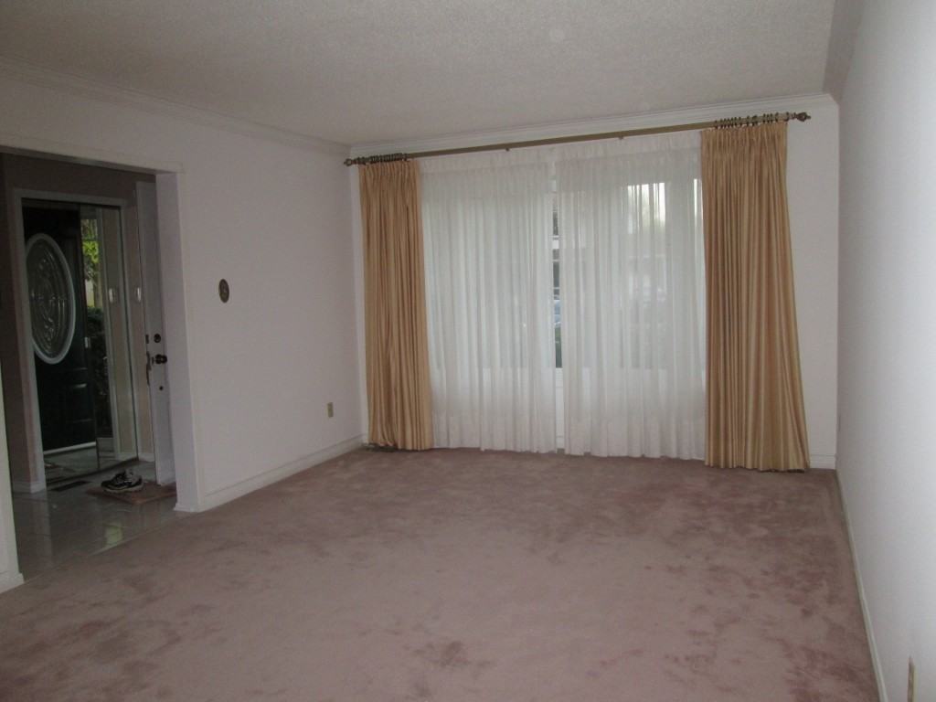 1729 Fieldstone Crescent - Photo 3 of 9