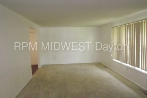 6701 Rushleigh Rd - Photo 2 of 20