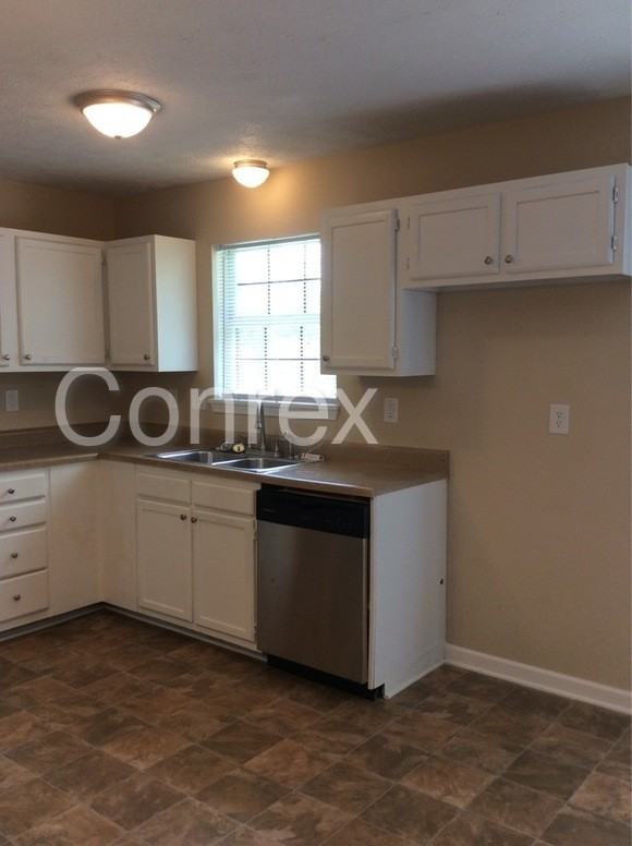 1644 Park Terrace Ct - Photo 2 of 12