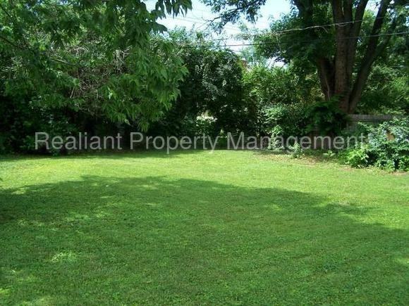 2059 Tamarack Ct - Photo 3 of 18