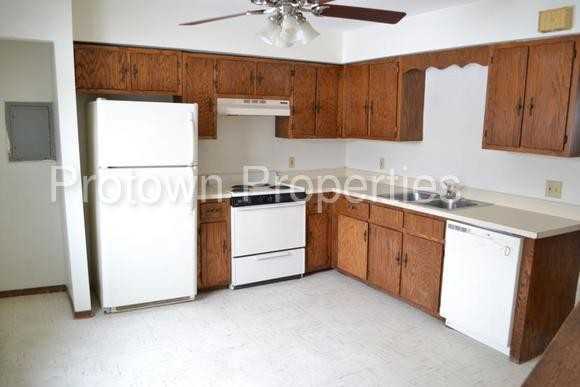 654 Meadowood Ln - Photo 3 of 7