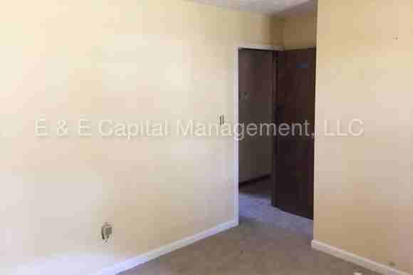 9383 Wood Knoll Ln - Photo 3 of 10
