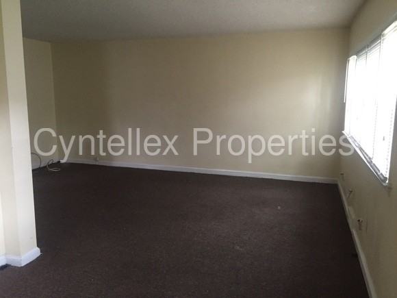 47 S Cannon Dr - Photo 2 of 8