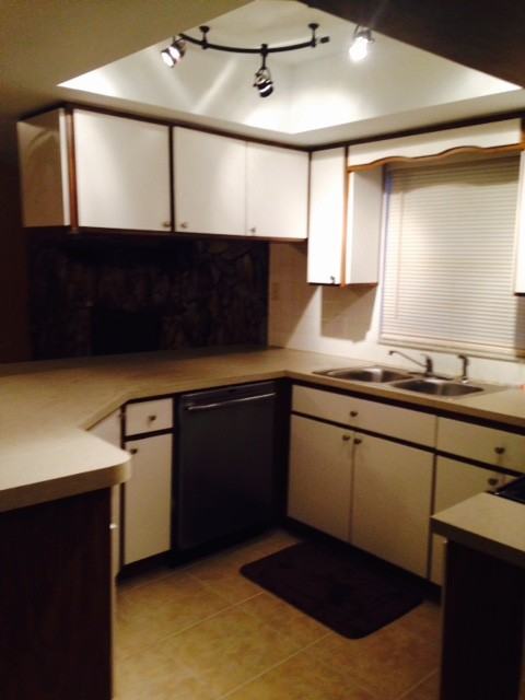 15722 Sea Pines Dr - Photo 2 of 9