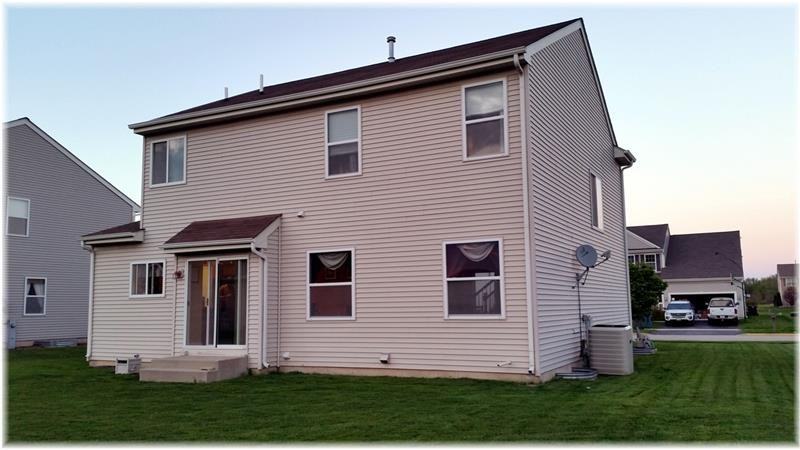 405 Riverbend Dr - Photo 2 of 40