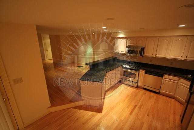 Charles St - Photo 3 of 11