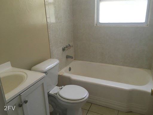 3019 W Meadow St - Photo 2 of 5