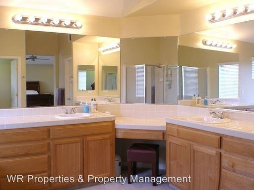 801 Mericrest St - Photo 2 of 9