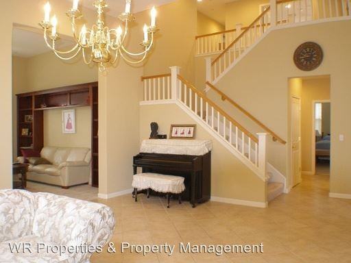 801 Mericrest St - Photo 3 of 9