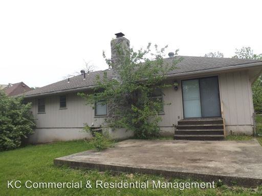 8800 Corrington Ave - Photo 2 of 15