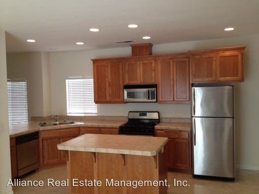 1335 Yosemite Dr - Photo 2 of 4