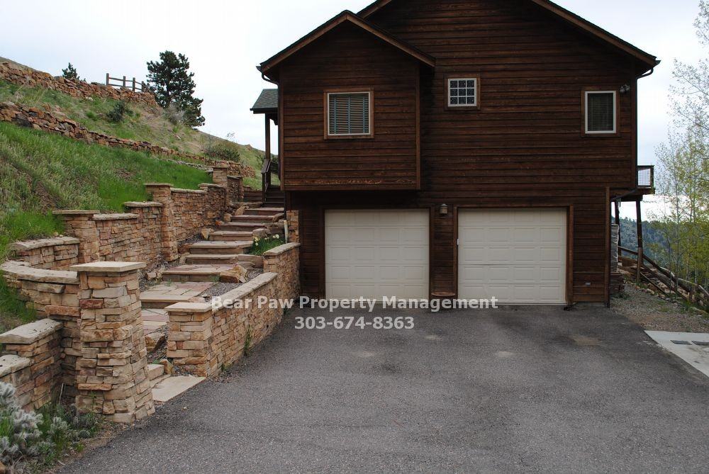 330 Aspen Dr - Photo 2 of 16