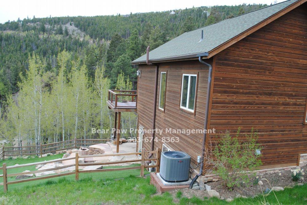 330 Aspen Dr - Photo 3 of 16