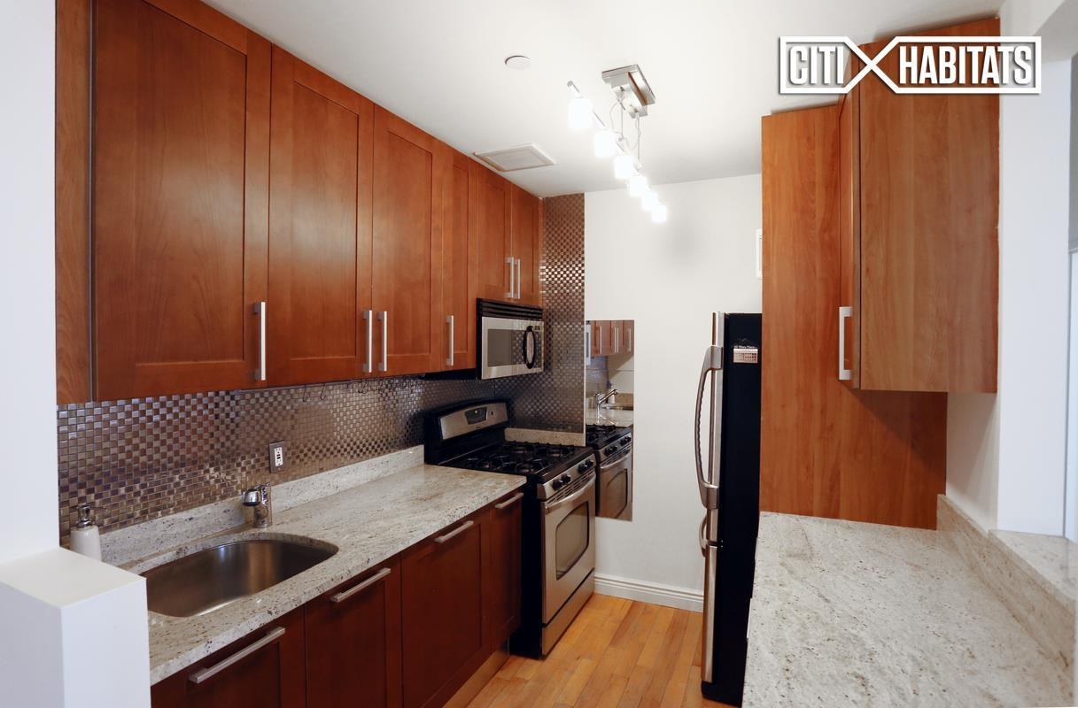 60 Tiffany Pl #4L - Photo 2 of 3