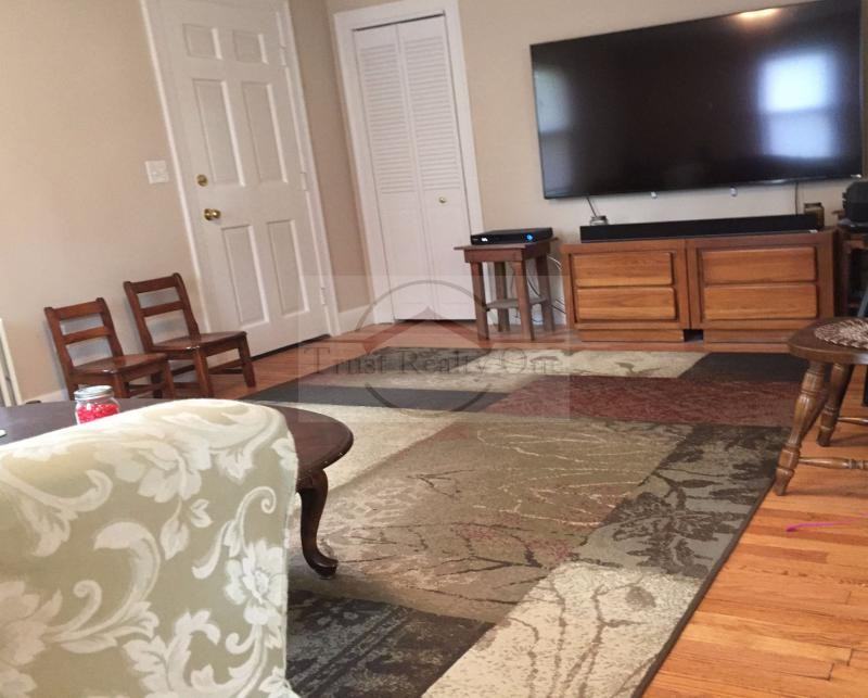 5 Woodlawn Dr - Photo 2 of 3