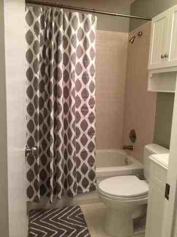 908 Northeast 8th Avenue - Photo 2 of 5
